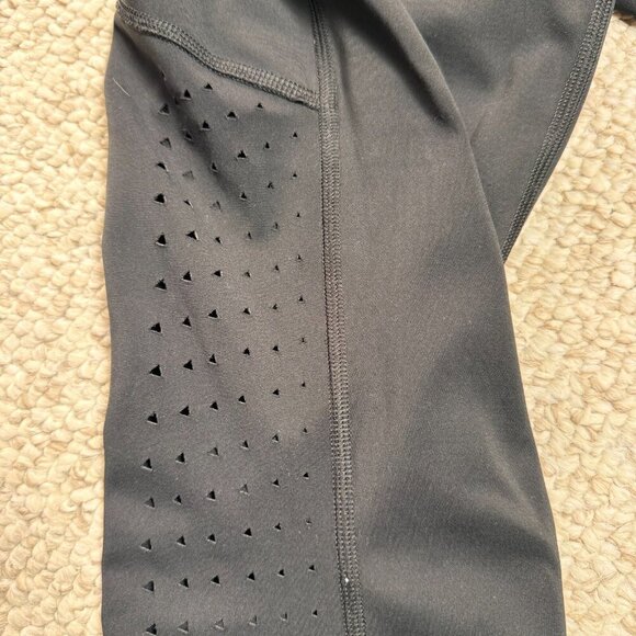 Athleta Womens Black Leggings Size Small S with zipper pockets and cutout design - Picture 7 of 10